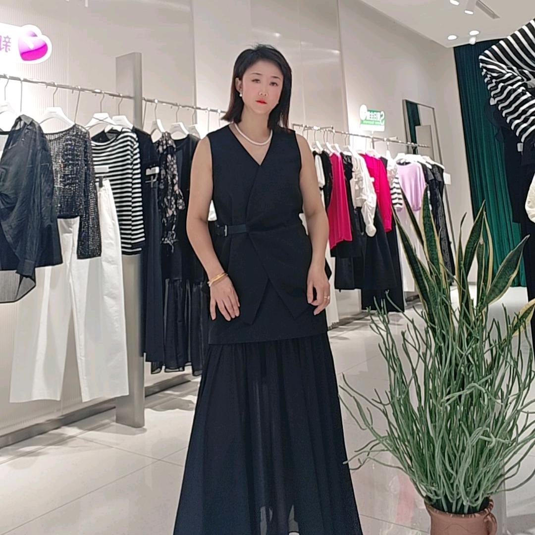 富源莫乂女装——彦