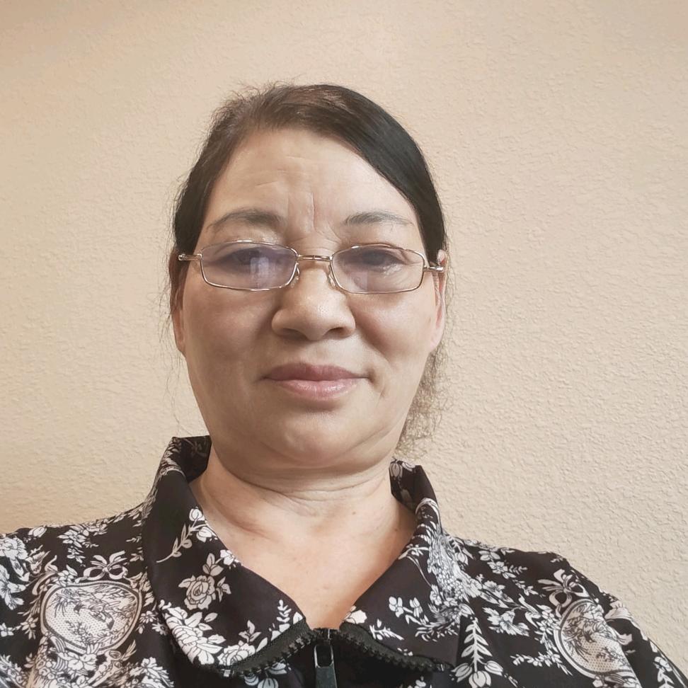 钱陈妈妈陈晓华（陪儿子康复）