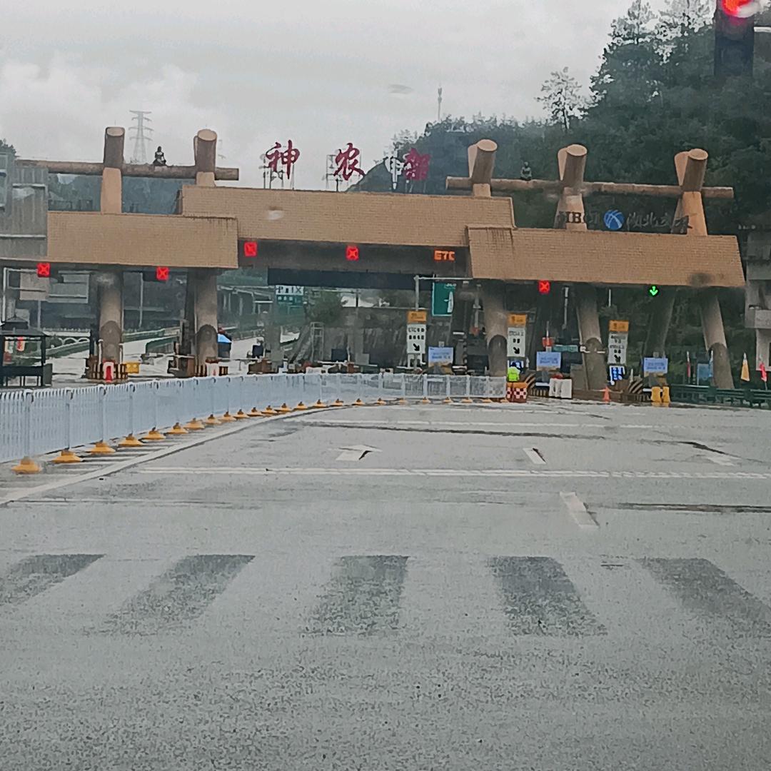 雪落无声❄️(◕‿◕✿)