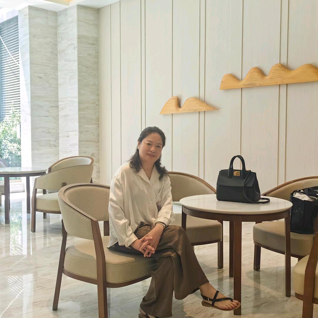 唯美建材谢宝莲