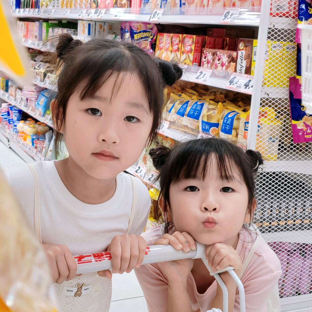 爱笑的萌宝美妈