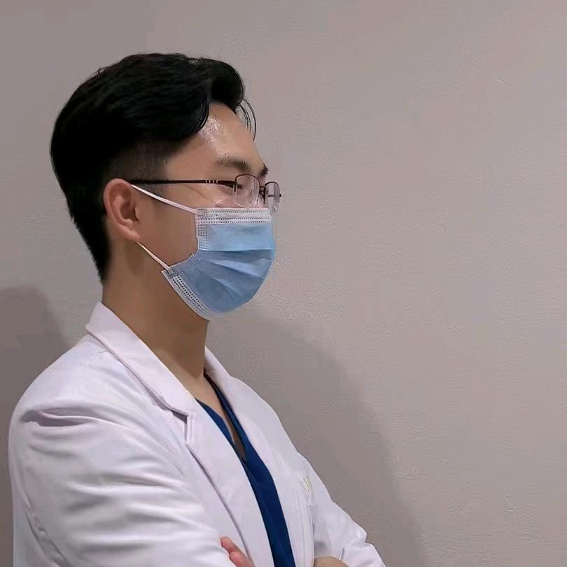 黄宥杰(点痣改变自己)