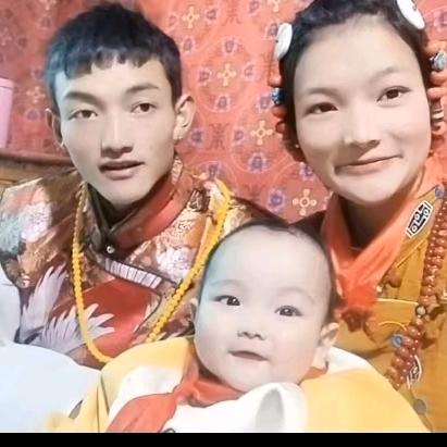 快乐三口人 石 次 普❤️