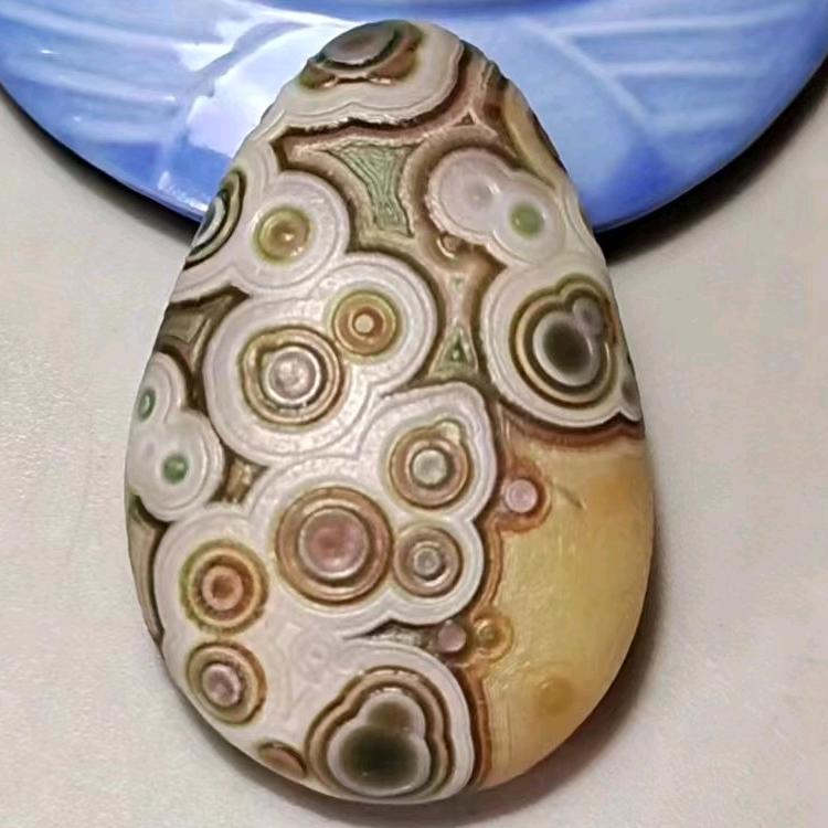 瑛瑛源奇石商行