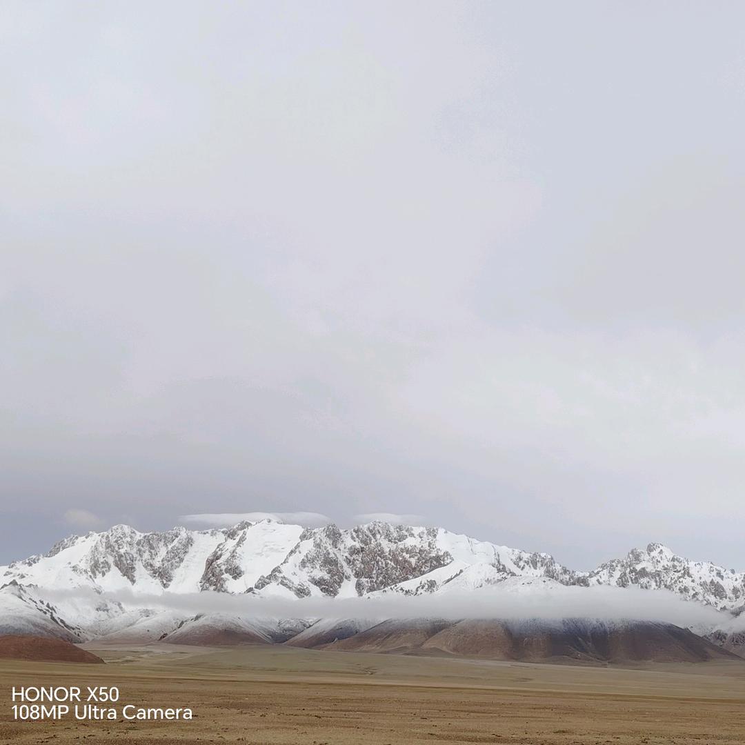 བུ་ཡི་གངས་སེང་དཀར་མོ