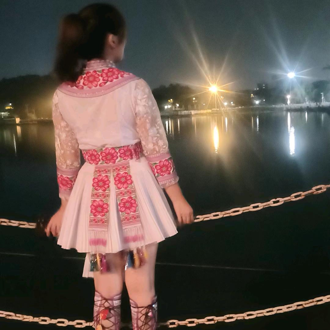 苗家  彩蒙