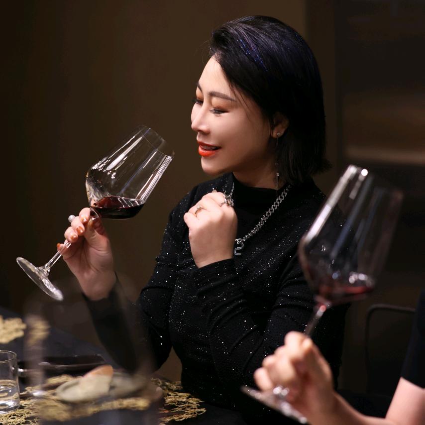 爱喝酒的小趴菜