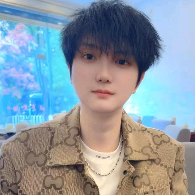 瑞丽拍房易购张云锋