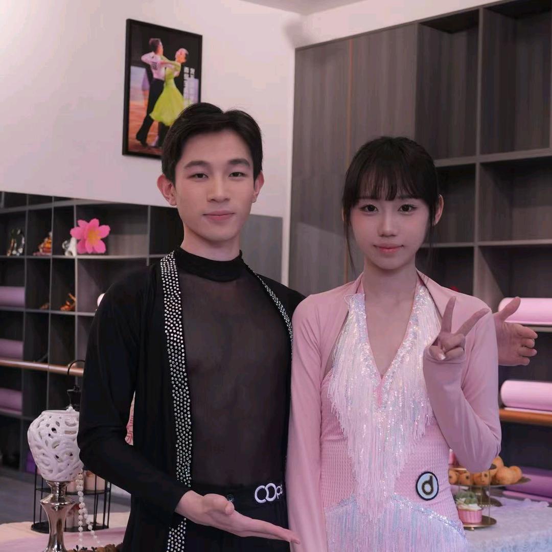 舞艺臻峰李老师