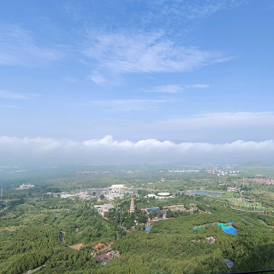 响堂山讲解员-鑫