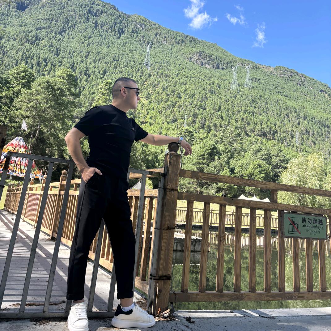 。潇洒哥火焱卤味