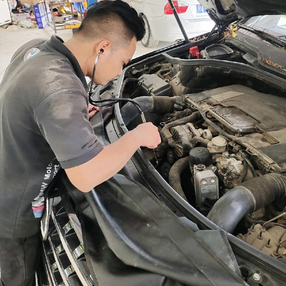 睿宝汽车维修      小王