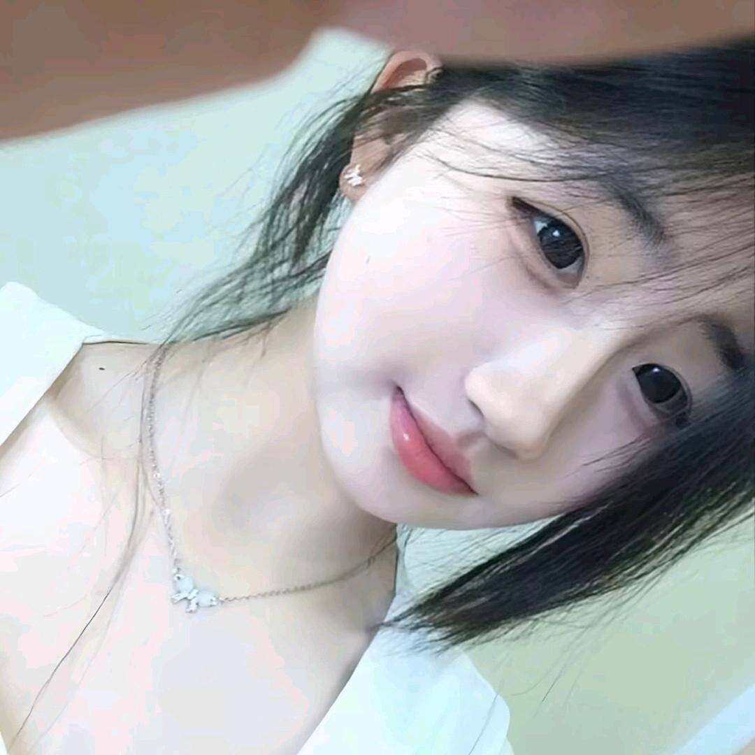 女 主角、