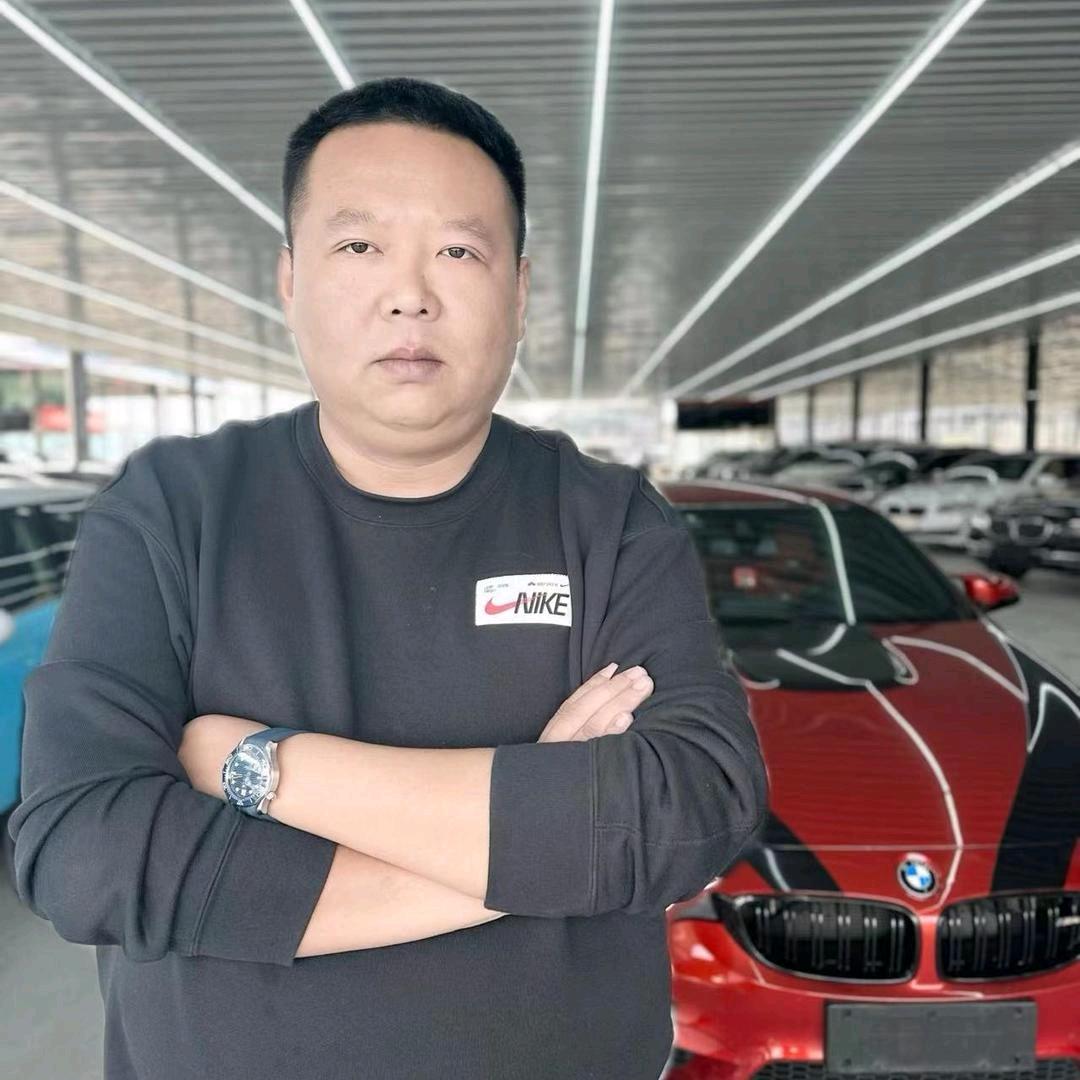 一个爱演戏的车贩子
