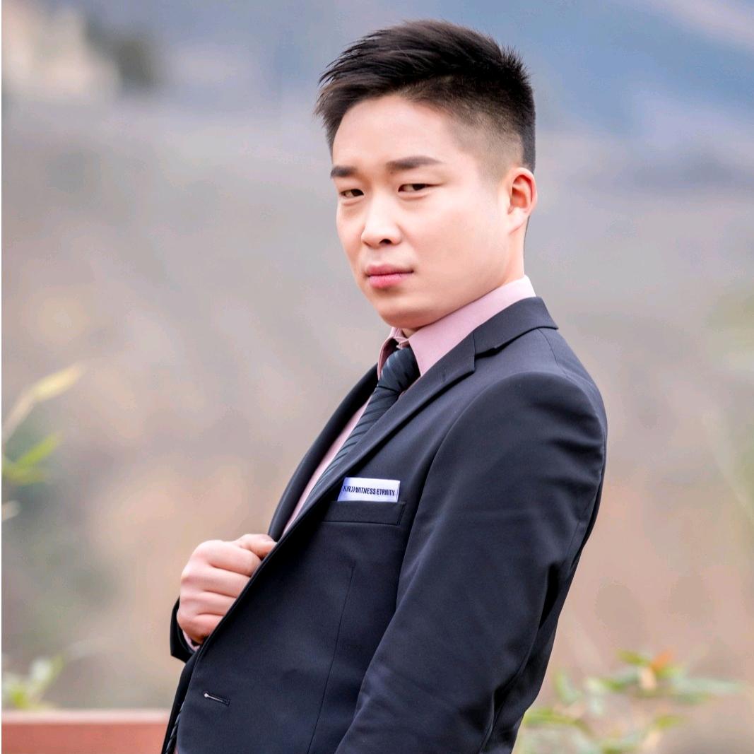 正勇/《卷土重来》负重前行