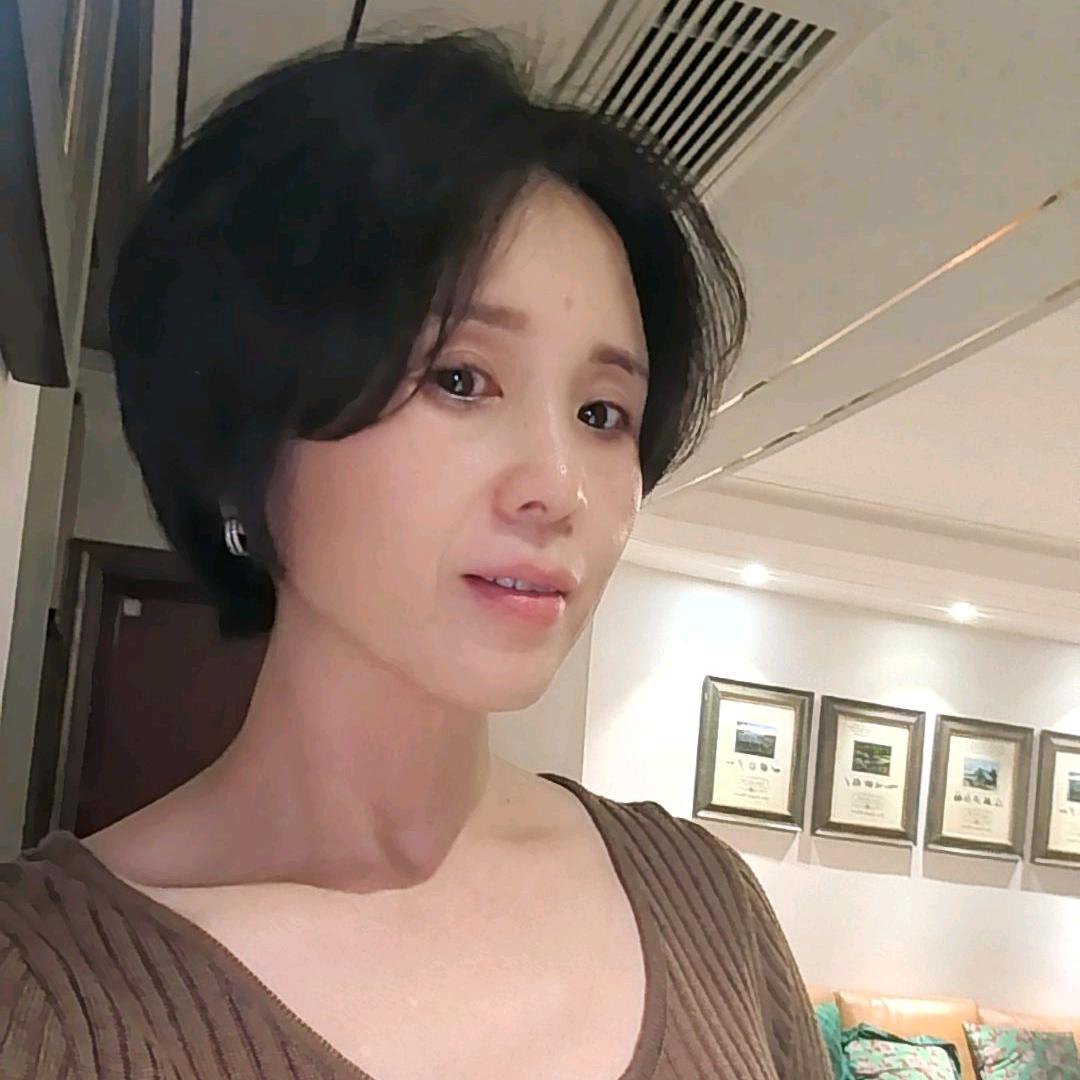 敏威的妈@包