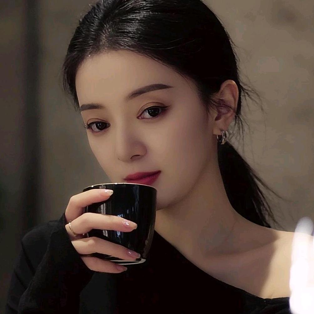 晚风漫过窗