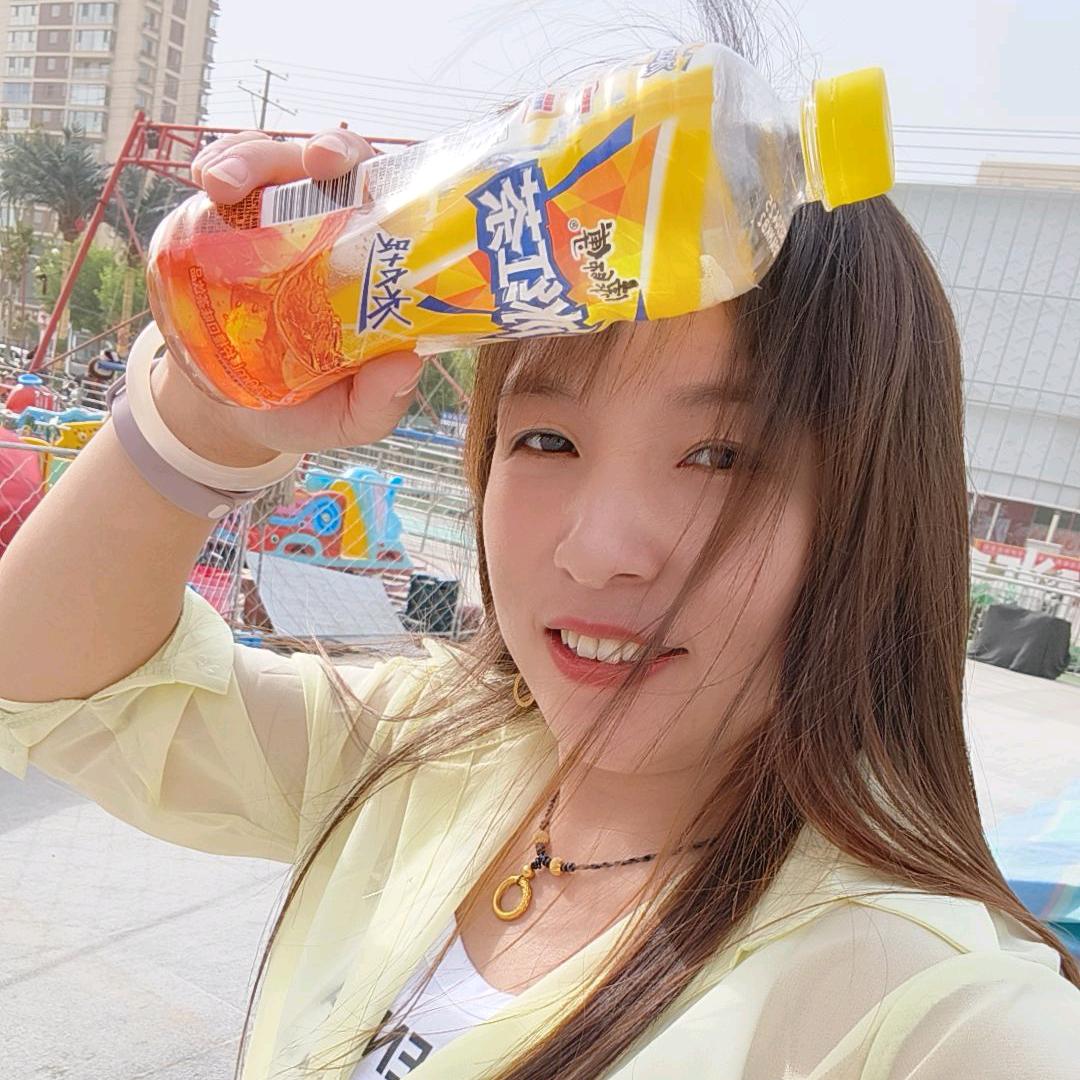 举杯敬过往