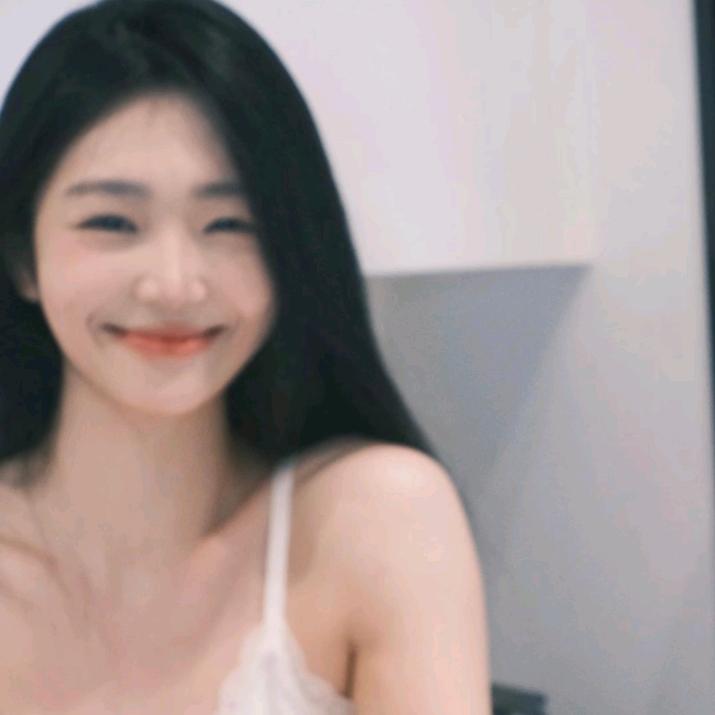 🫥.
