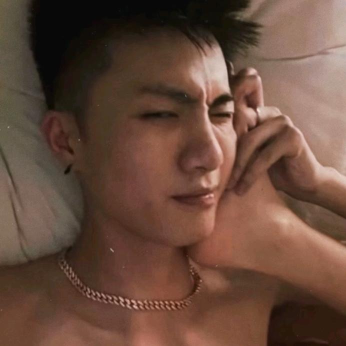 小白⚜️.