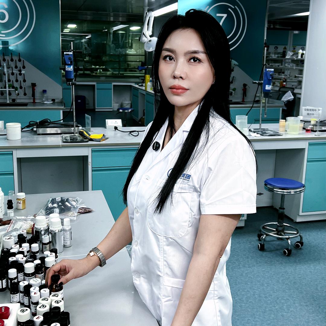 鑫彤丨护肤研发工程师