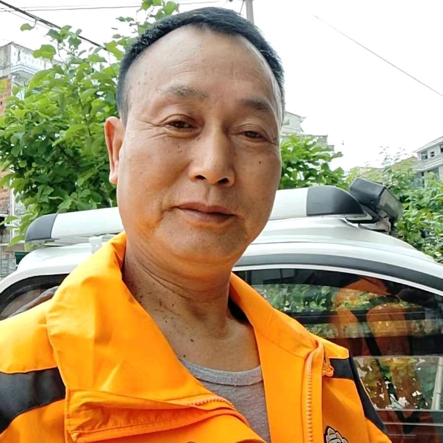 陈保清4.2箱车带尾板