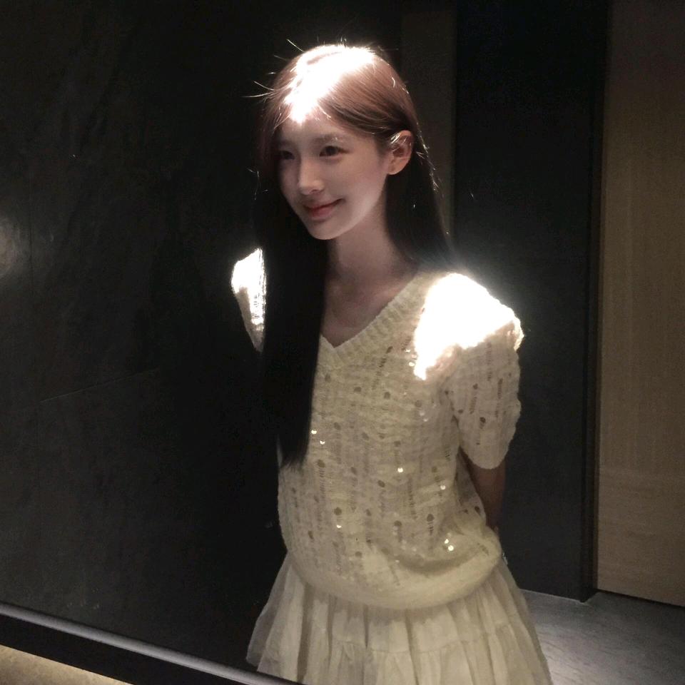 𝑴𝒐𝒐𝒏𝒍𝒊𝒈𝒉𝒕.