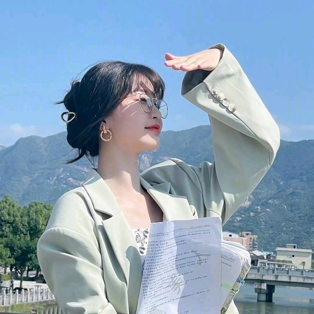 吃开心果长大的笑笑