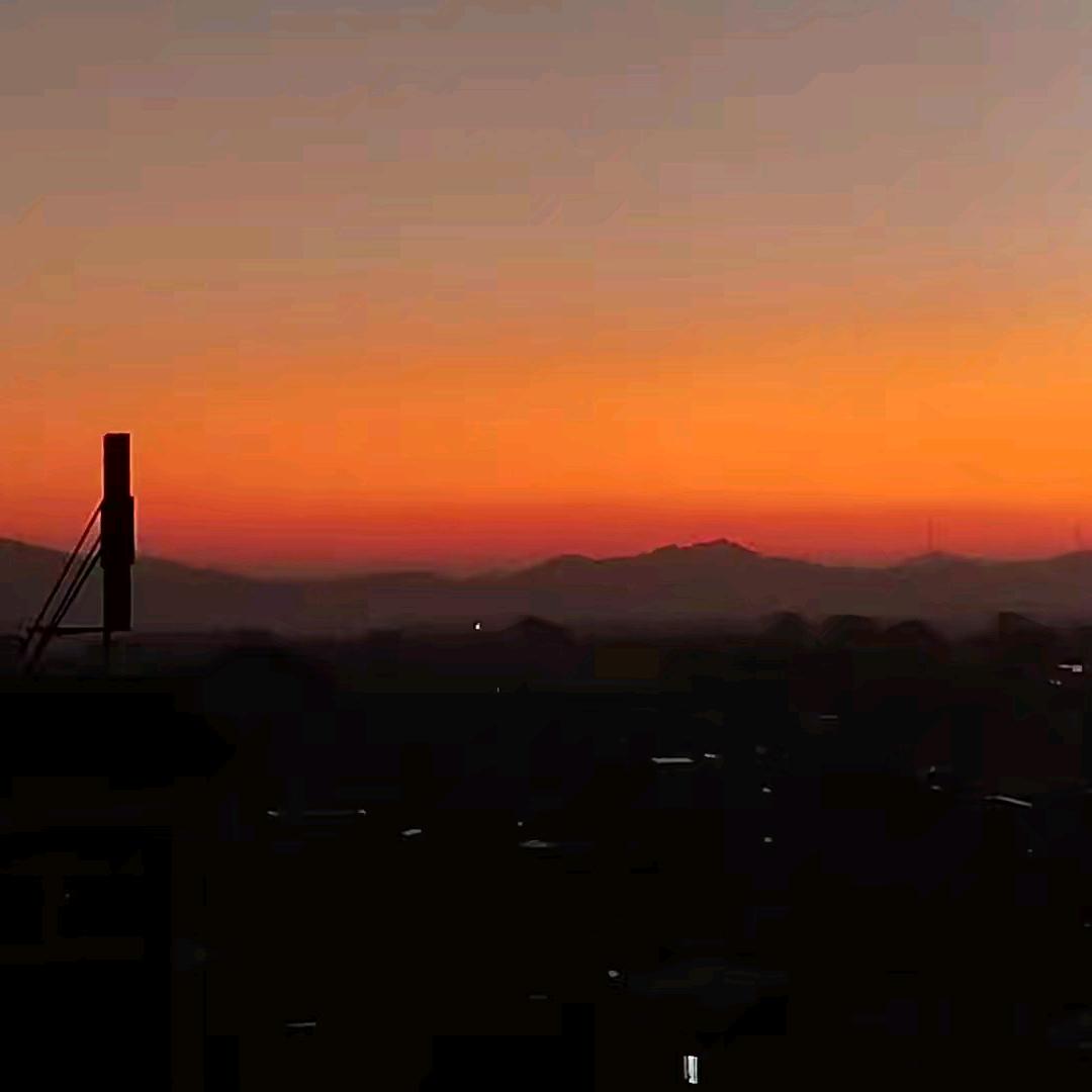 红色的高跟鞋