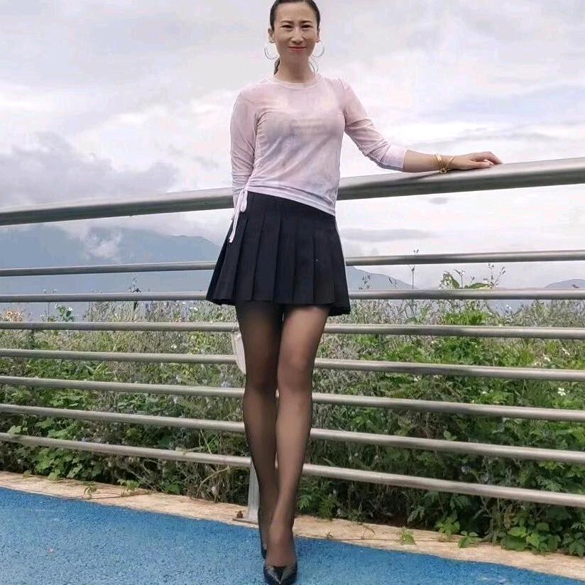 小 女人