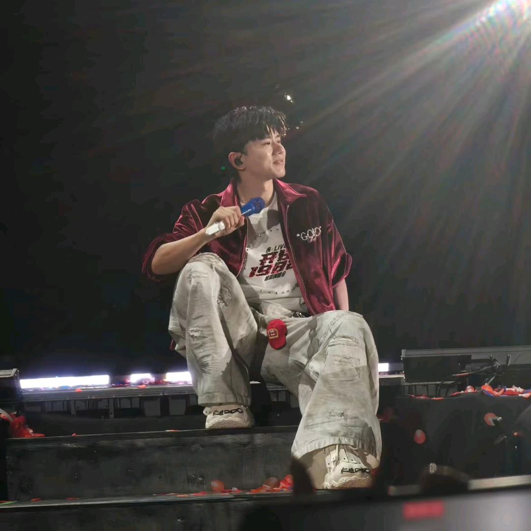 我是晓晓啊(⑉°з°)-♡