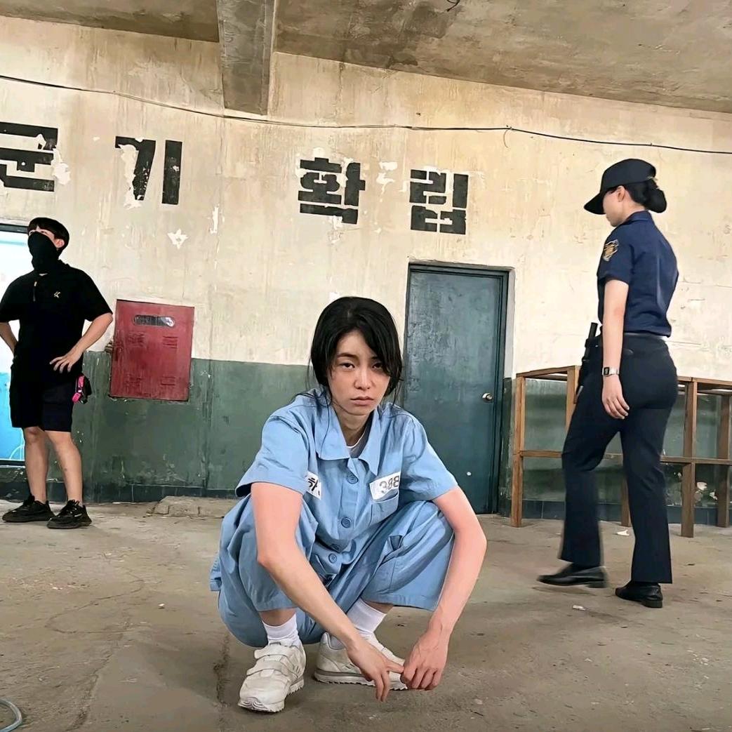 不爱生气不想改名的镜子安静公主