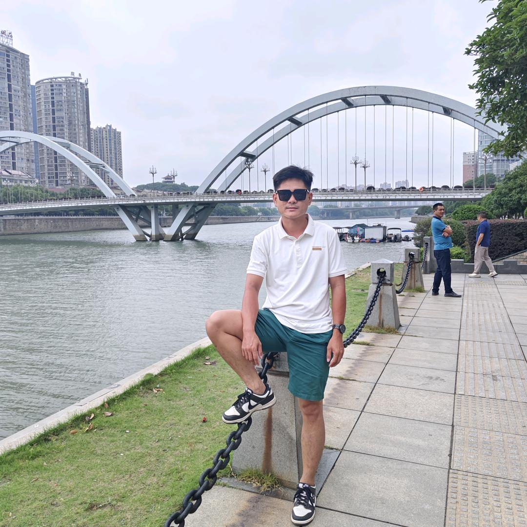 阳光下的影子ʕᵔᴥᵔʔ☀️