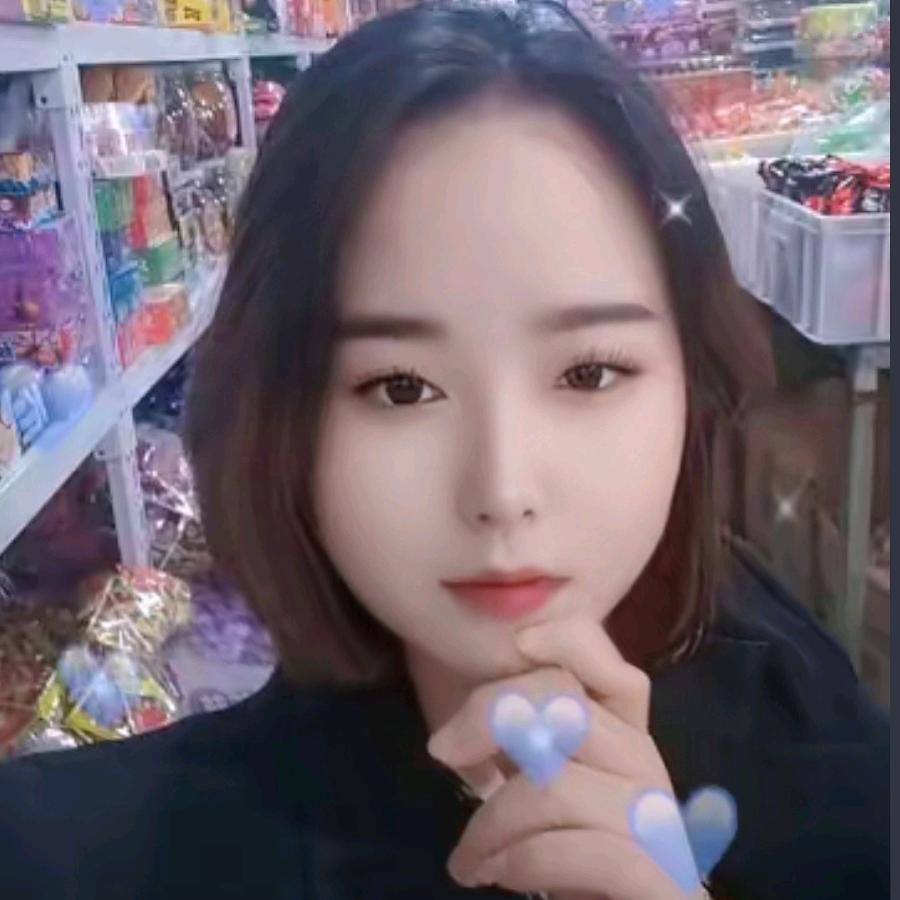 爱笑的英华🚗