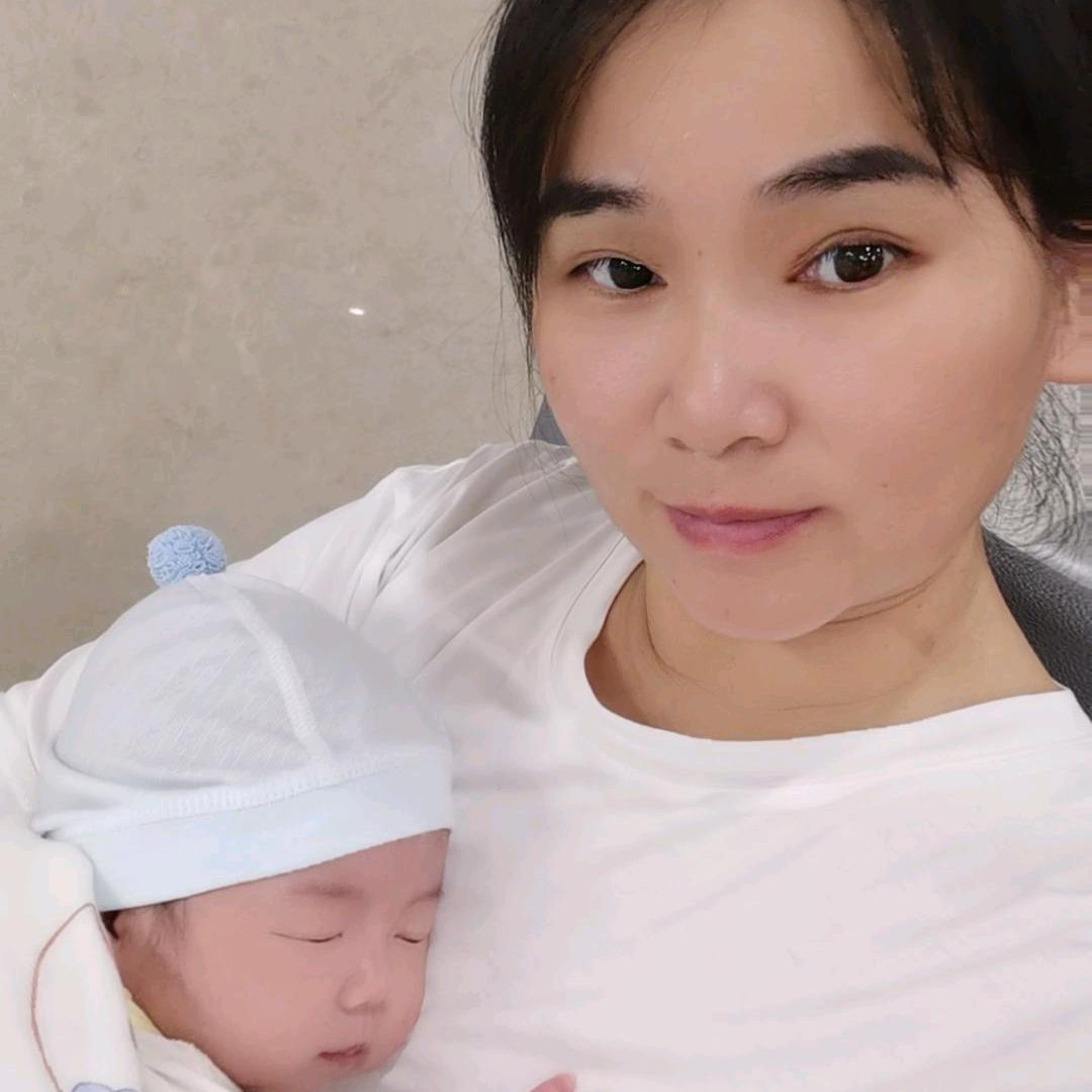 金牌月嫂朱小玲