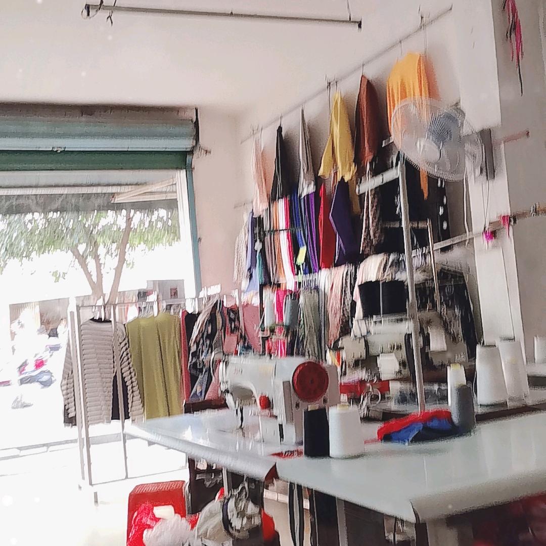 梅子服装量身订制，.