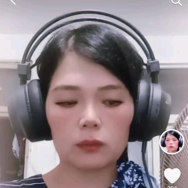 秀玲（19：30）开播