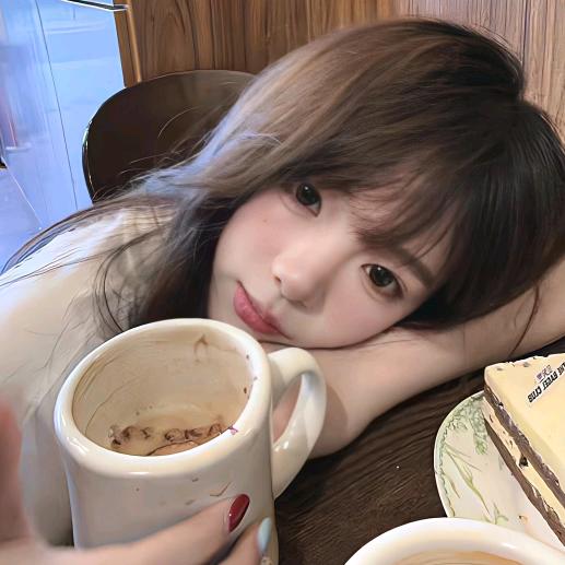 半夜穿拖鞋在宿舍裸奔被调戏