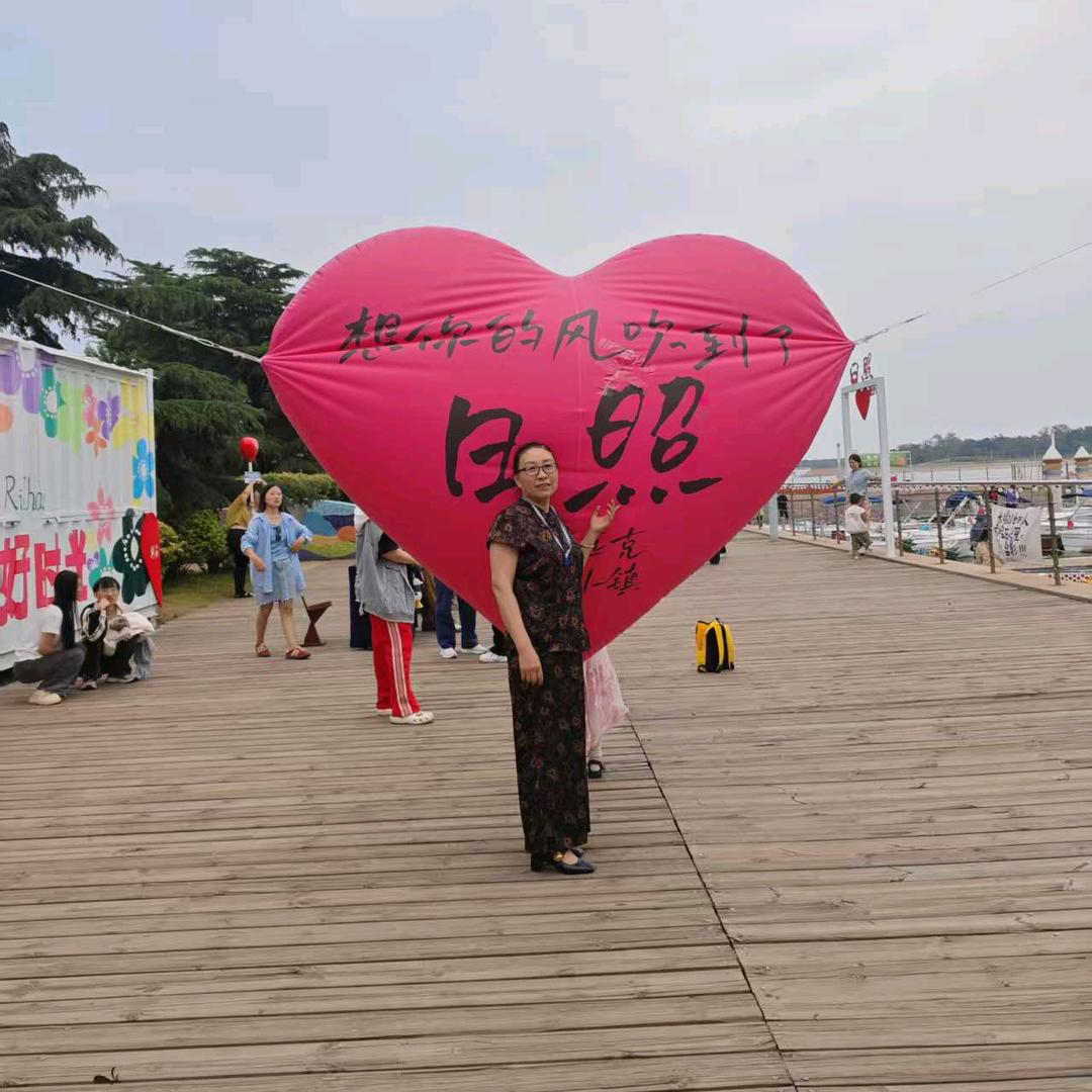 天天开心黄巧玲