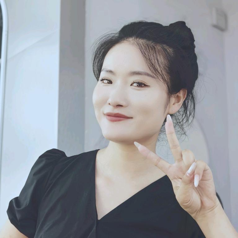 100%感觉内衣主理人莉莉