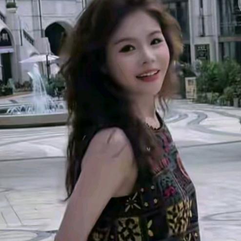 几里-直播爆款穿搭