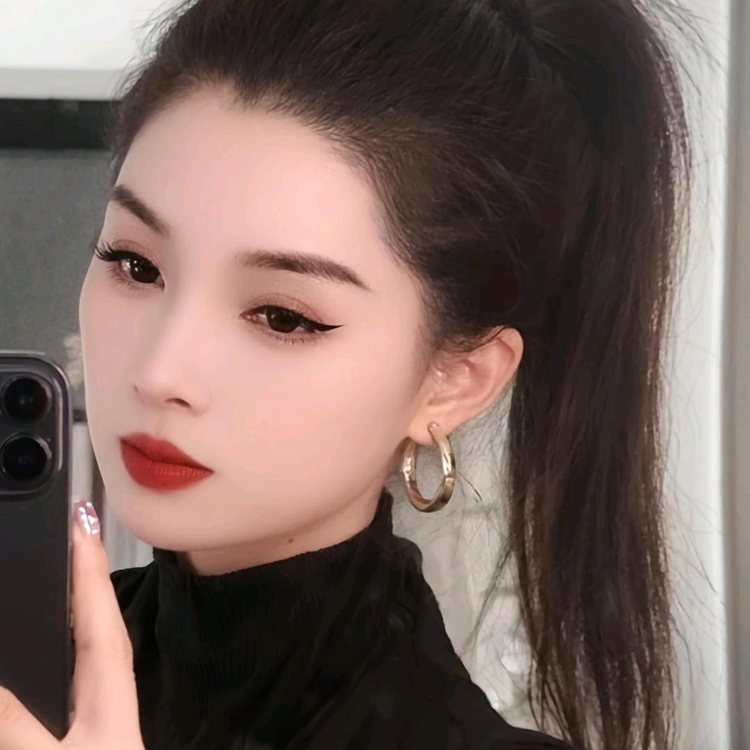 深夜的玫瑰🌹