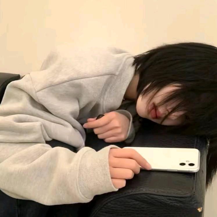ㅤ ㅤ谎言