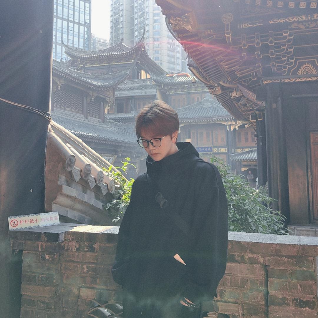 我有八个华子☊