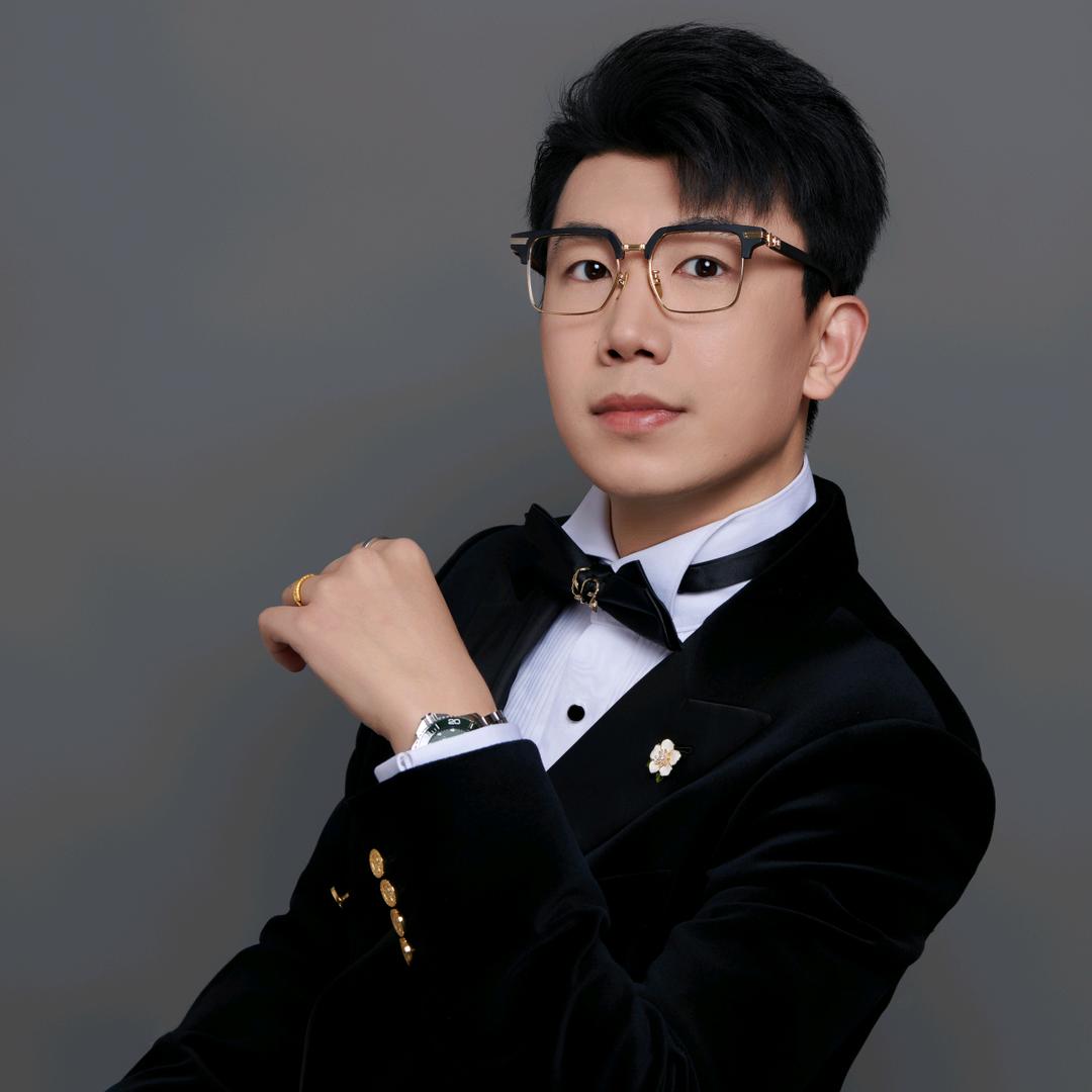 主持人明修