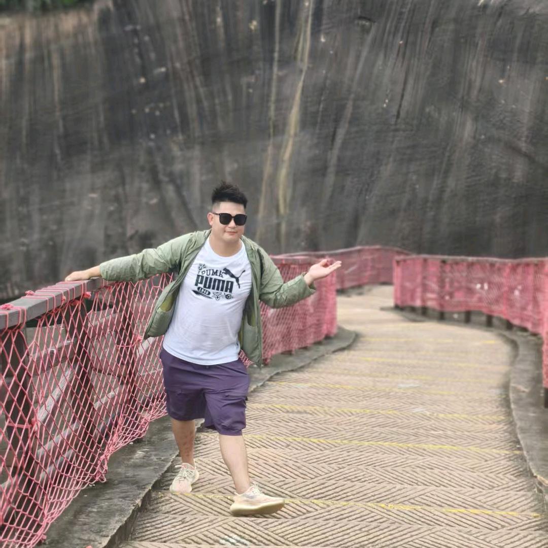 🚬༼ཽ༉ꫛ小人物এۣ࿐