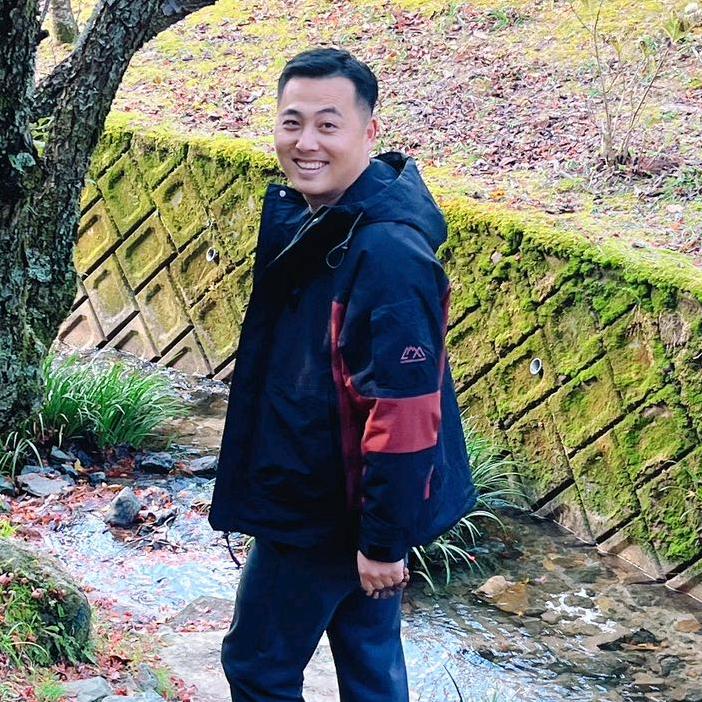 勇哥*说出国(大连智广)