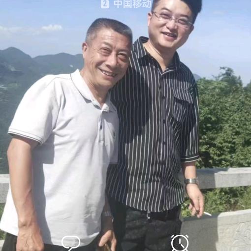 土家哥，爱交朋友。