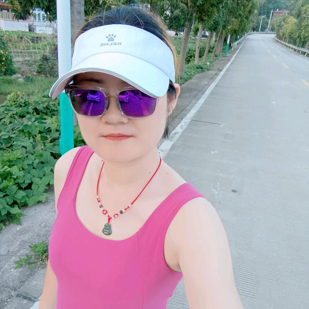 陈歆彤，陈欣怡妈妈