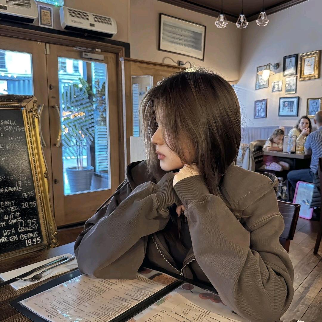 𝙀𝙨𝙩𝙧𝙚𝙡𝙡𝙖.🤎